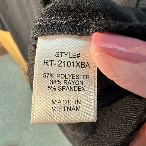 🎉Zenana Black Tee Short Sleeve Basic Size 3X - Picture 4 of 9